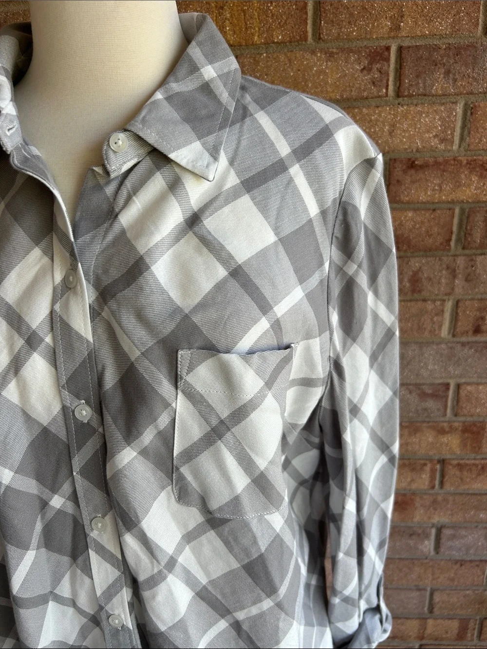 NWT XXL Kim Rogers Gray and White Plaid Button-Down Shirt